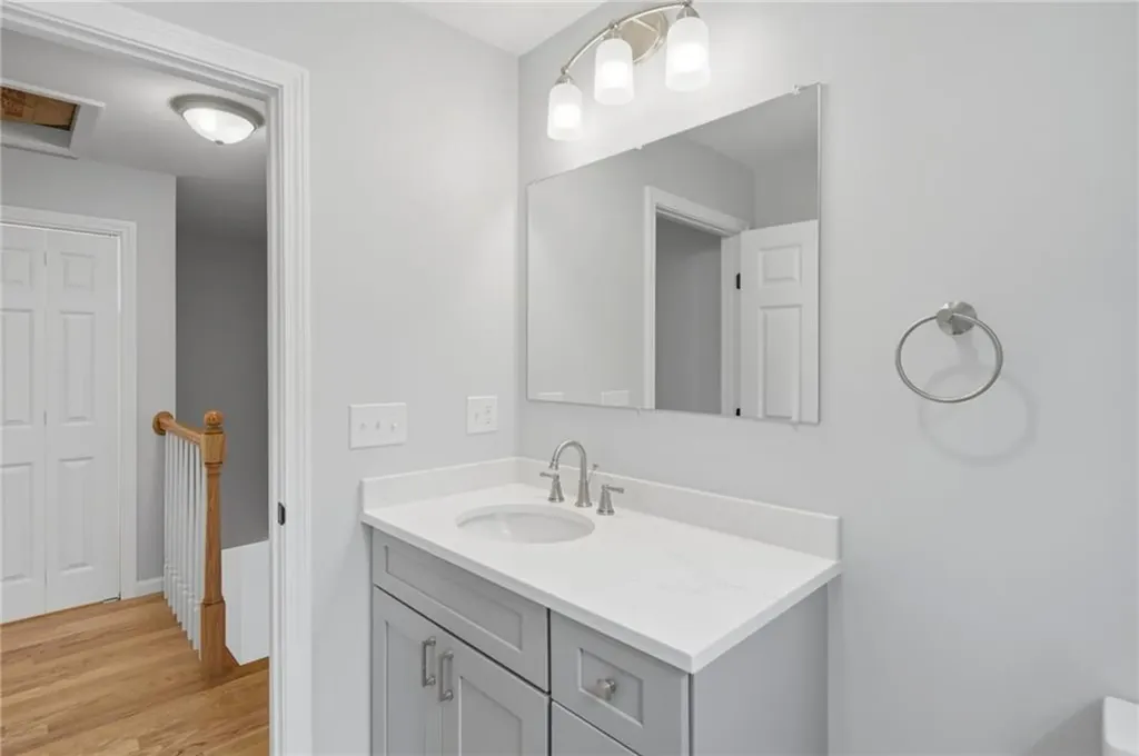 14 Elaine Drive Hopkinton RI 02833
