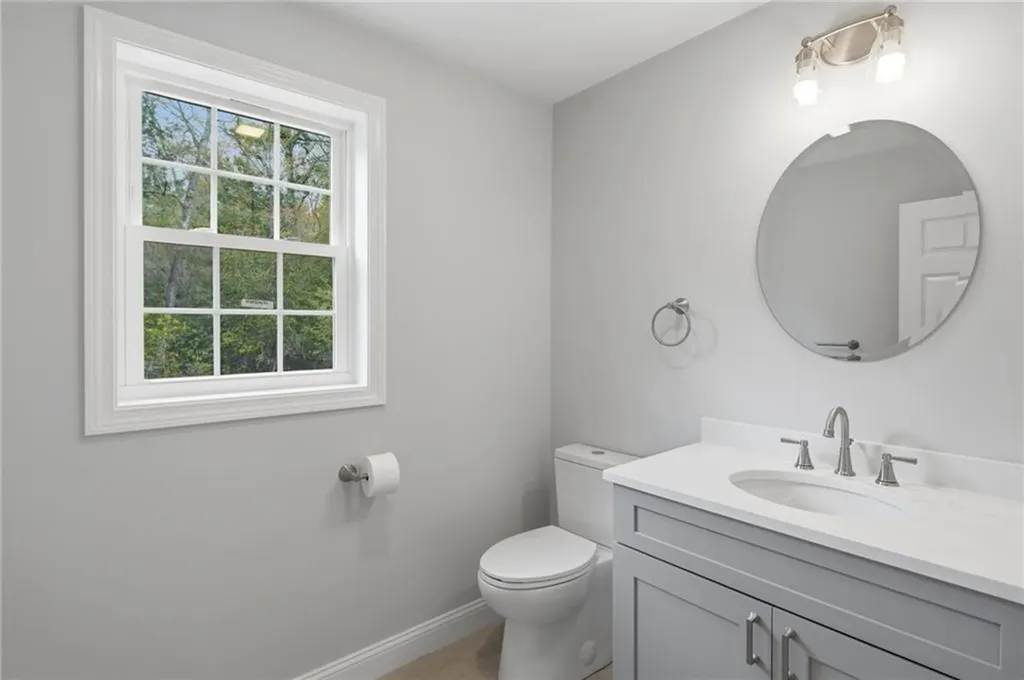 14 Elaine Drive Hopkinton RI 02833