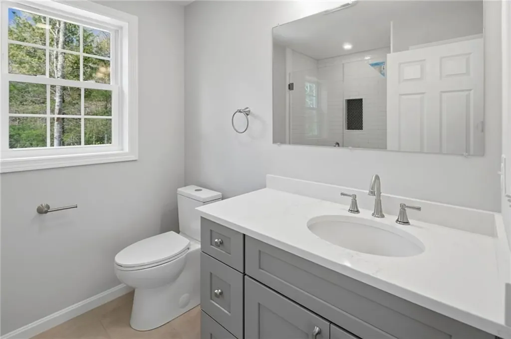14 Elaine Drive Hopkinton RI 02833