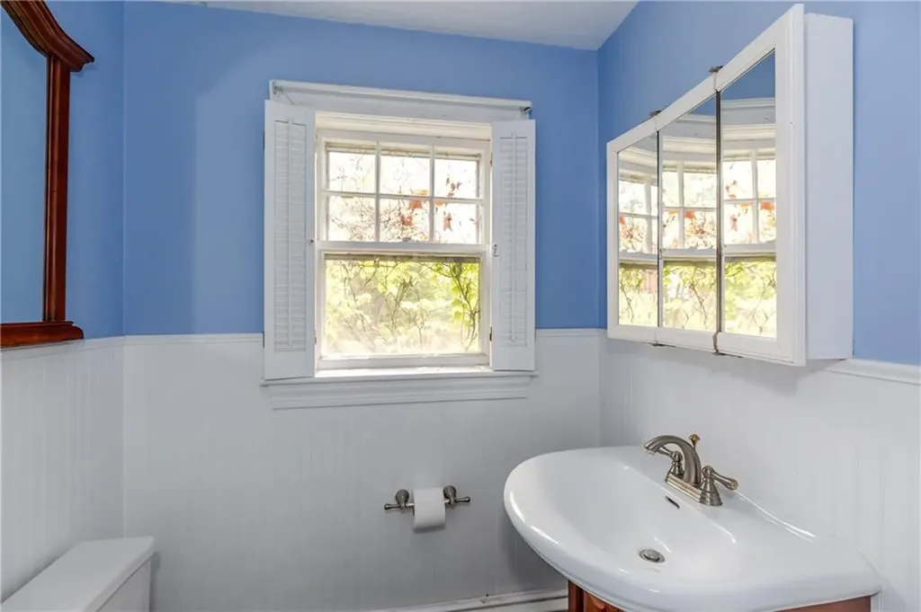 97 Floral Avenue North Kingstown RI 02852
