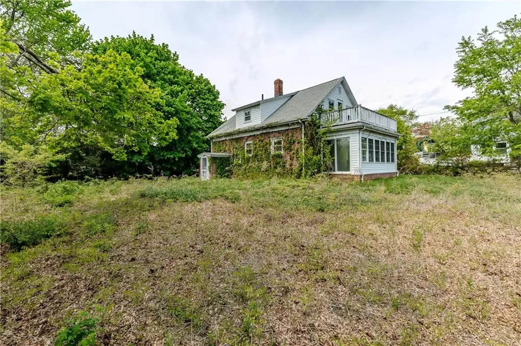 97 Floral Avenue North Kingstown RI 02852