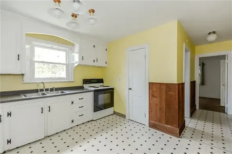 97 Floral Avenue North Kingstown RI 02852