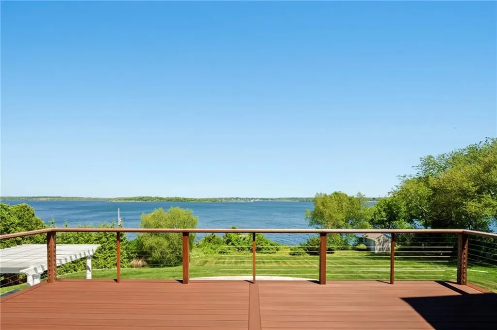 19 Searidge Drive Narragansett RI 02874
