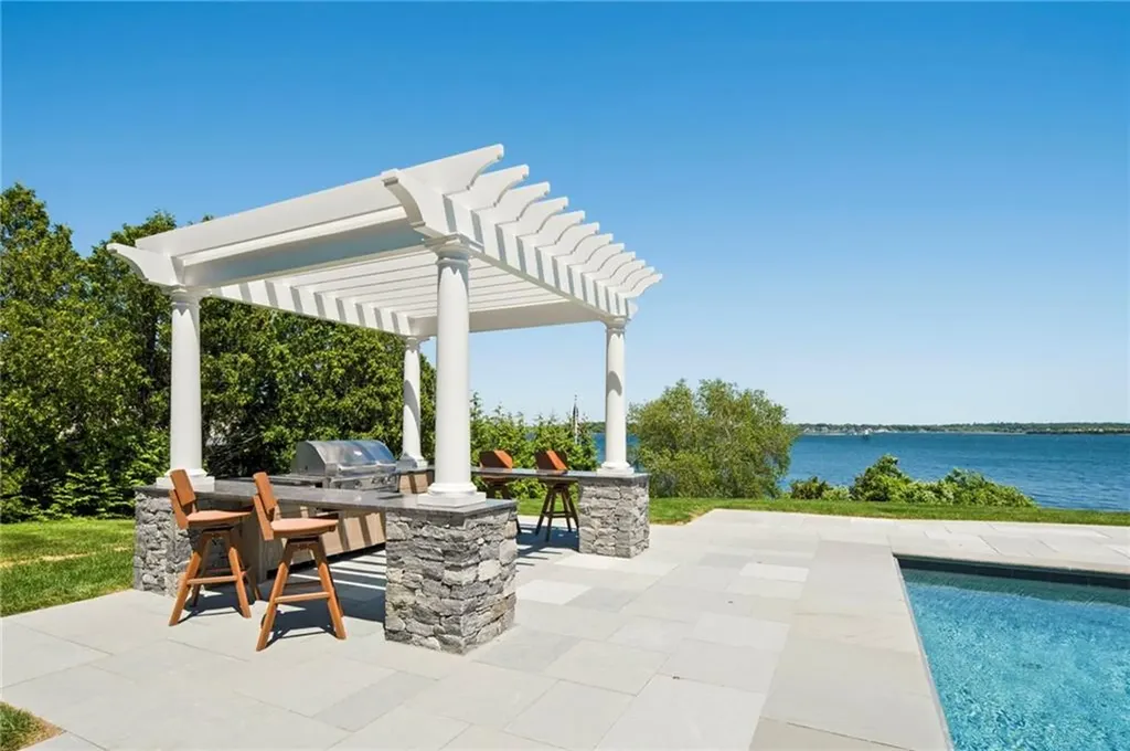 19 Searidge Drive Narragansett RI 02874