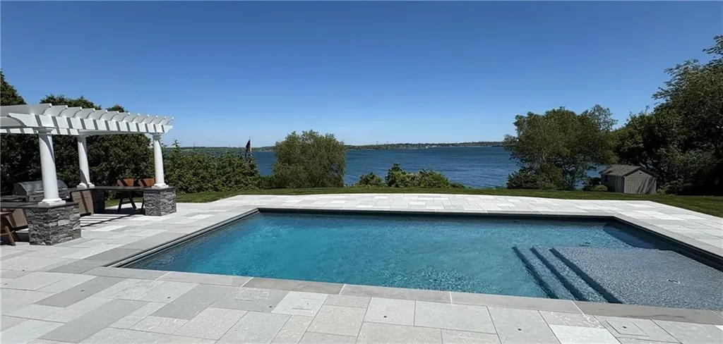 19 Searidge Drive Narragansett RI 02874