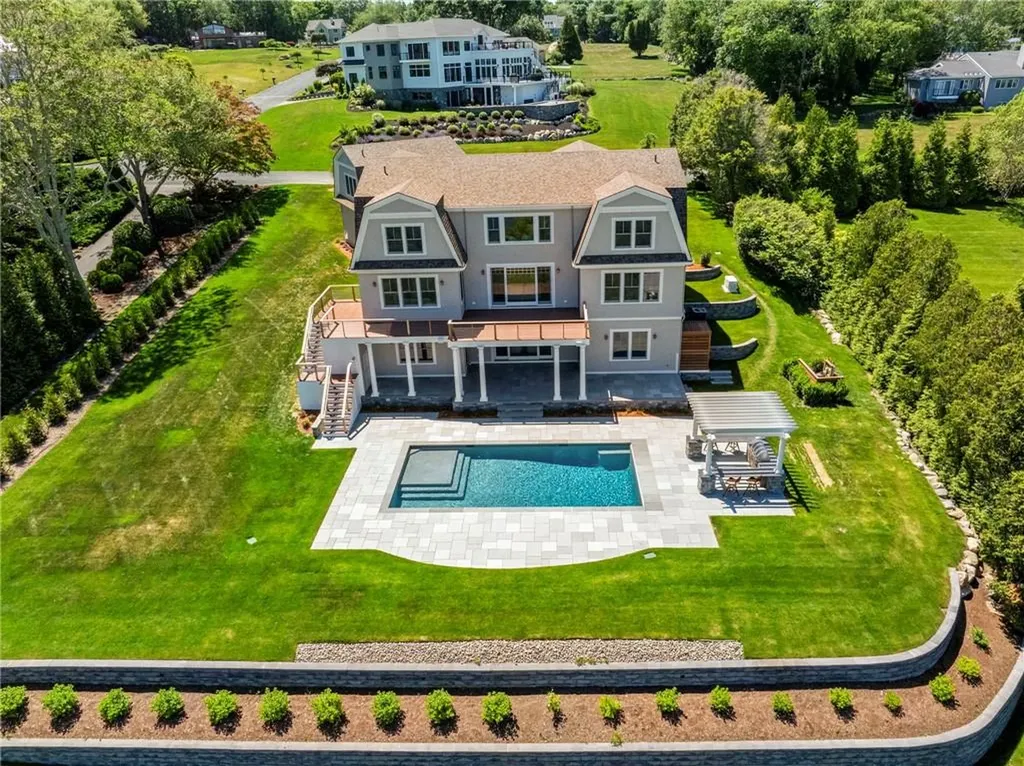 19 Searidge Drive Narragansett RI 02874