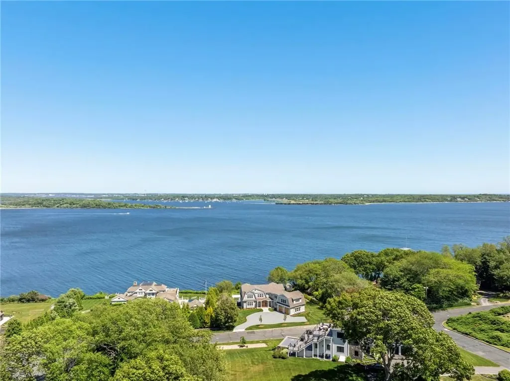 19 Searidge Drive Narragansett RI 02874