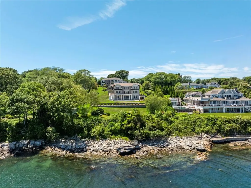 19 Searidge Drive Narragansett RI 02874