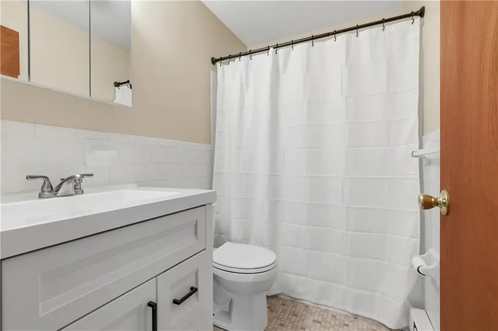 110 Pilgrim Parkway Warwick RI 02888