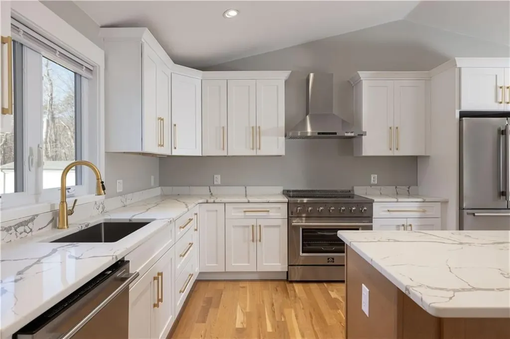 311 Hope Road Cranston RI 02921