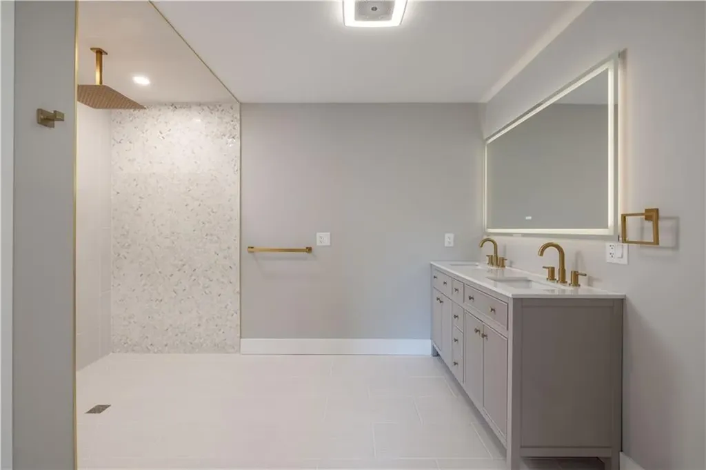 311 Hope Road Cranston RI 02921