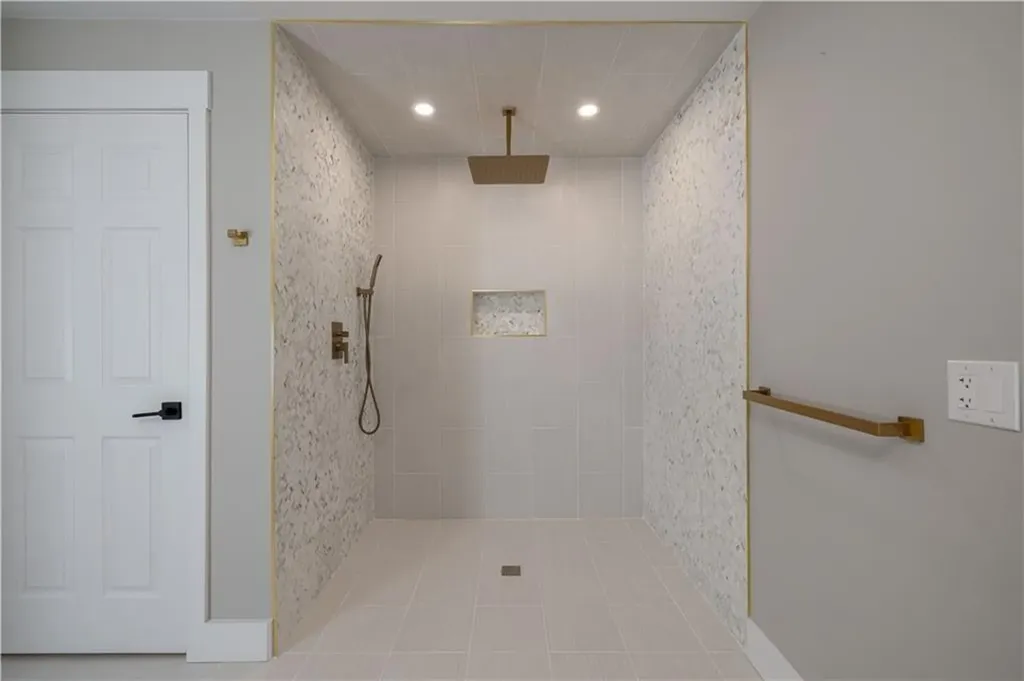 311 Hope Road Cranston RI 02921