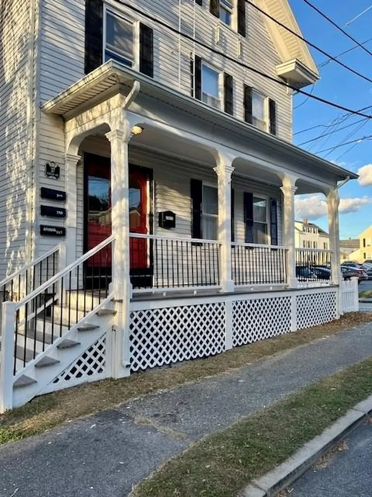 37 Lincoln Avenue Bristol RI 02809