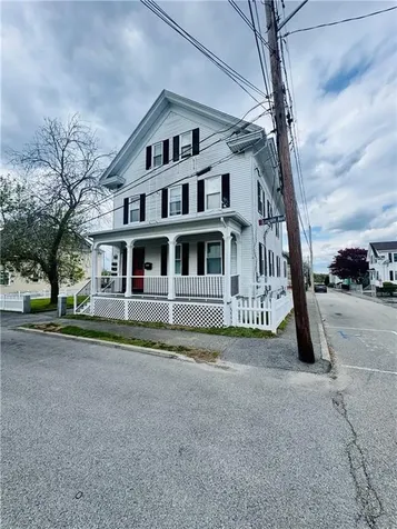 37 Lincoln Avenue Bristol RI 02809