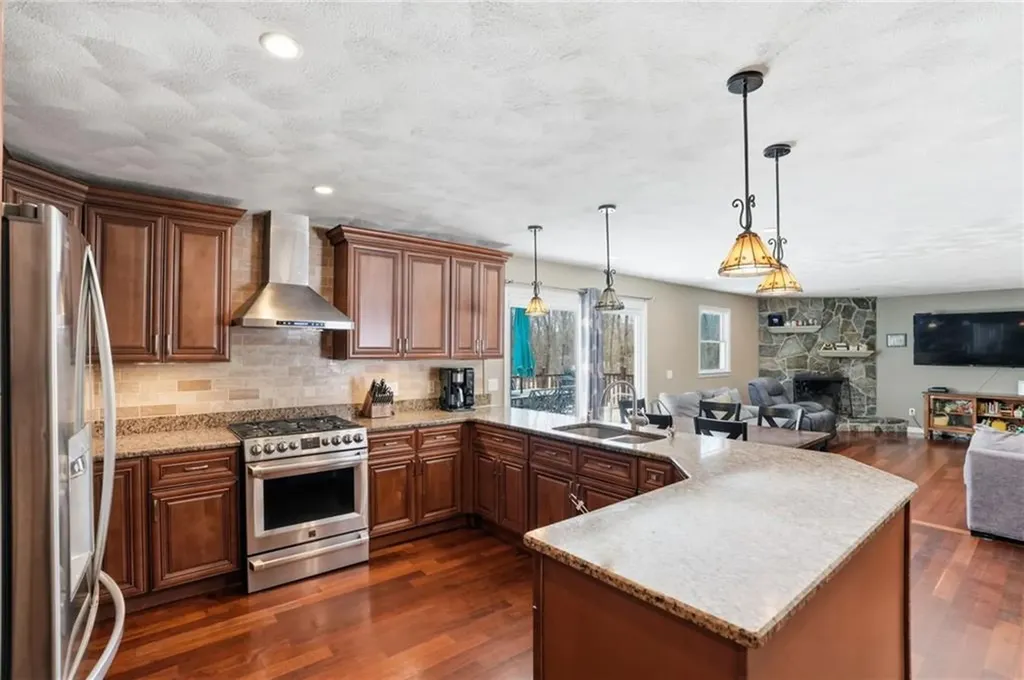 244 Beechwood Drive Cranston RI 02921