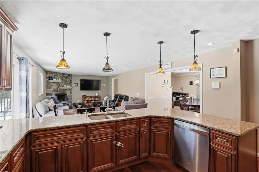244 Beechwood Drive Cranston RI 02921