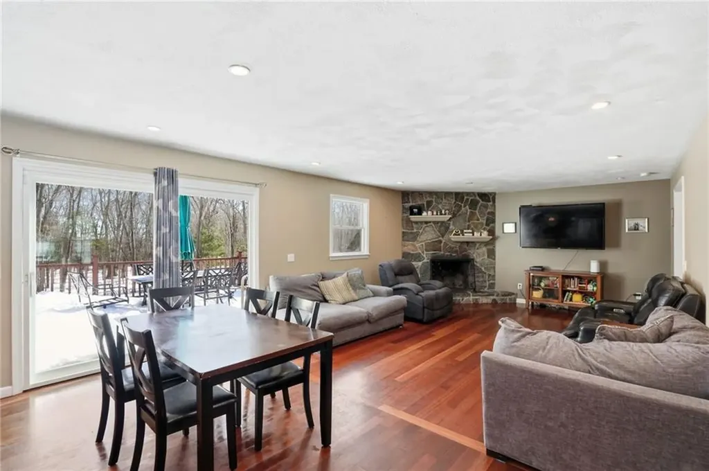 244 Beechwood Drive Cranston RI 02921