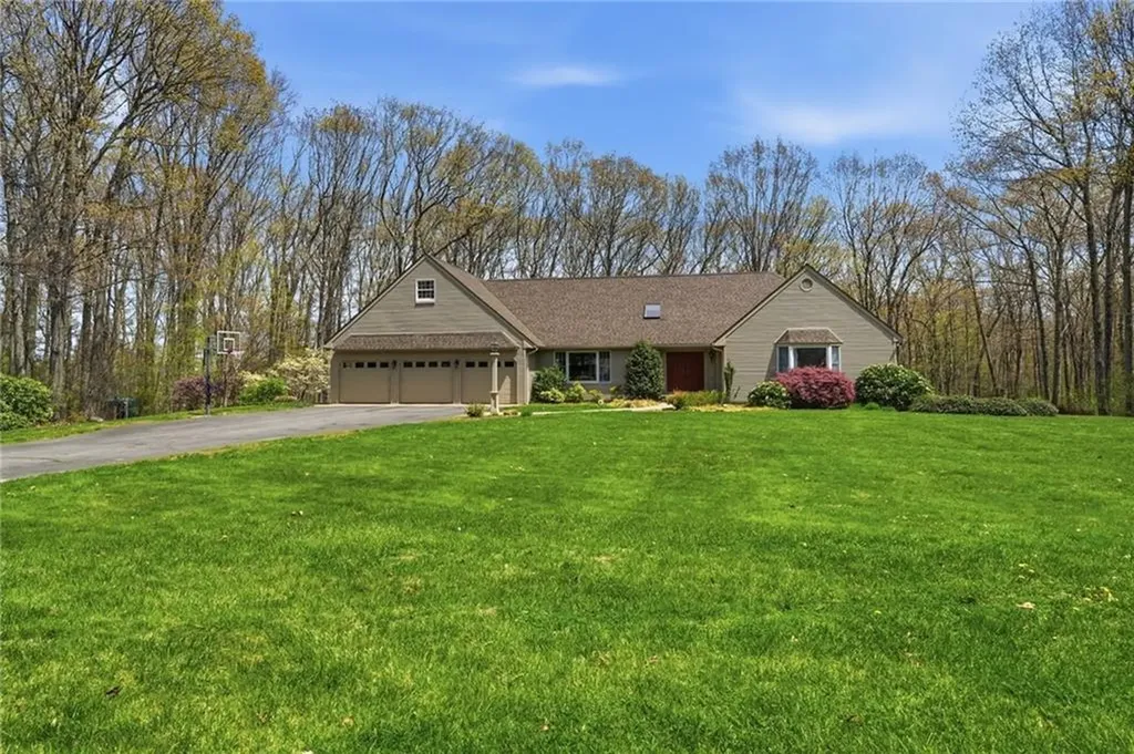 244 Beechwood Drive Cranston RI 02921
