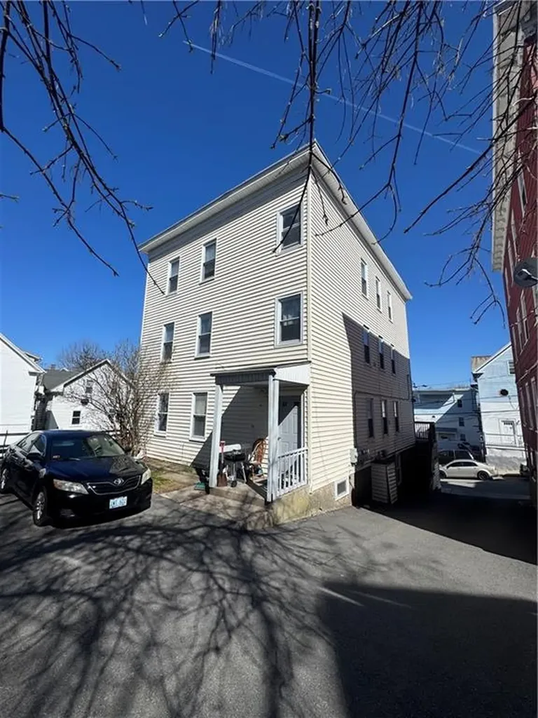 23 Paradis Avenue Woonsocket RI 02895
