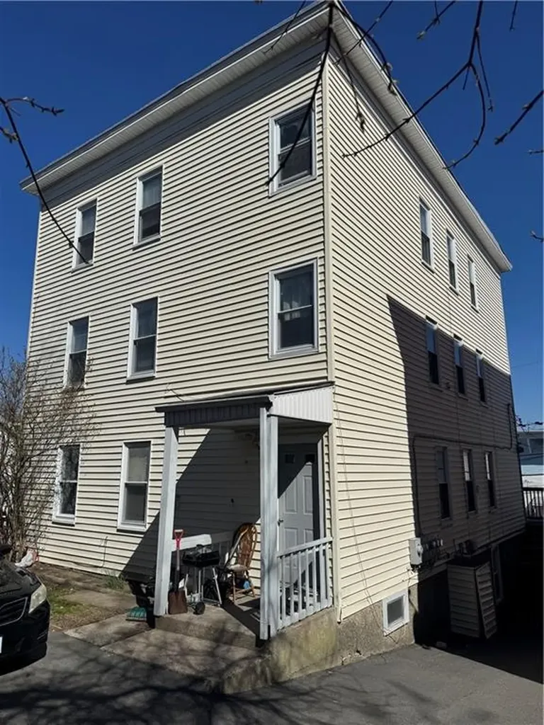 23 Paradis Avenue Woonsocket RI 02895