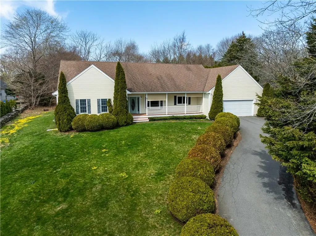 18 Peggy Lane Portsmouth RI 02871