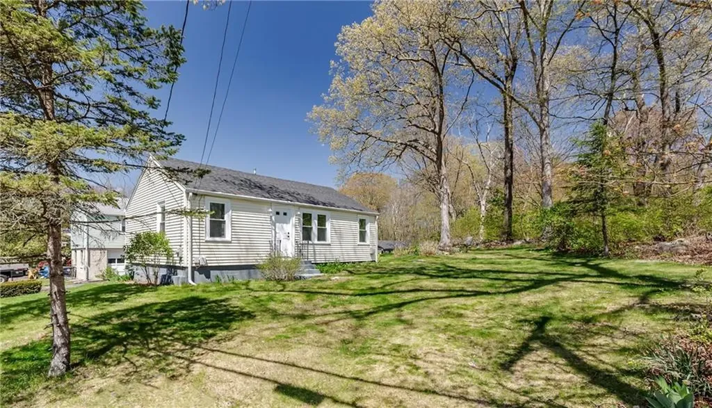 19 Leigh Road Cumberland RI 02864
