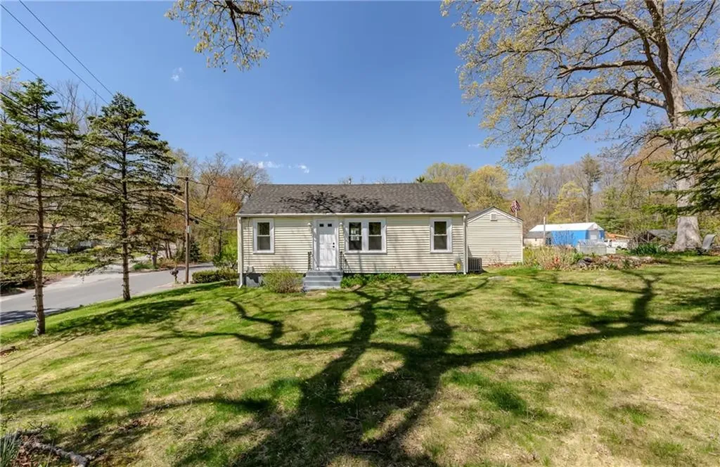 19 Leigh Road Cumberland RI 02864