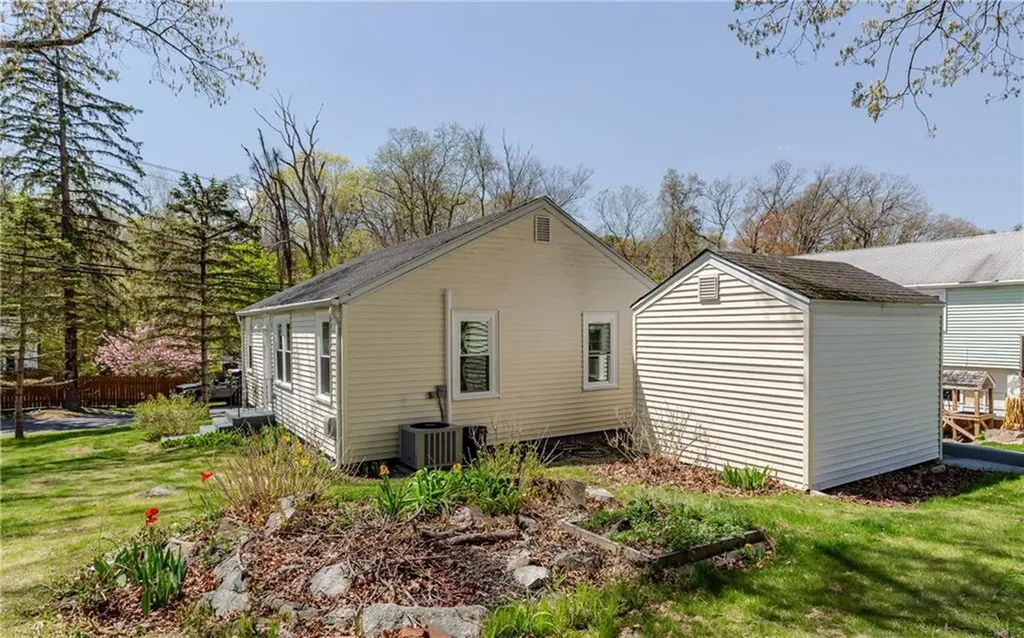 19 Leigh Road Cumberland RI 02864