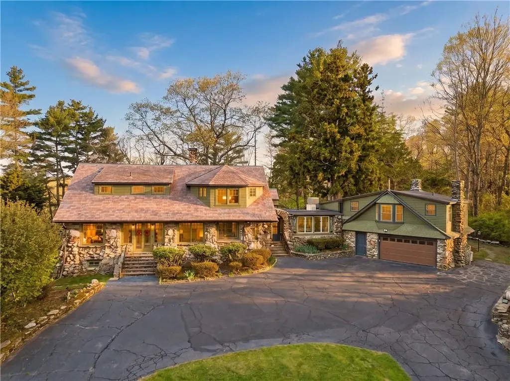10 Hamilton Hill Glocester RI 02829