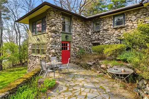 10 Hamilton Hill Glocester RI 02829