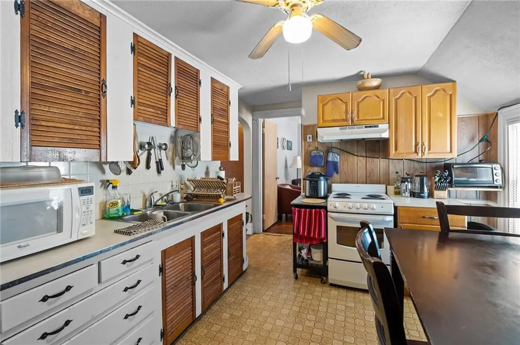 48 Waldo Street Pawtucket RI 02860