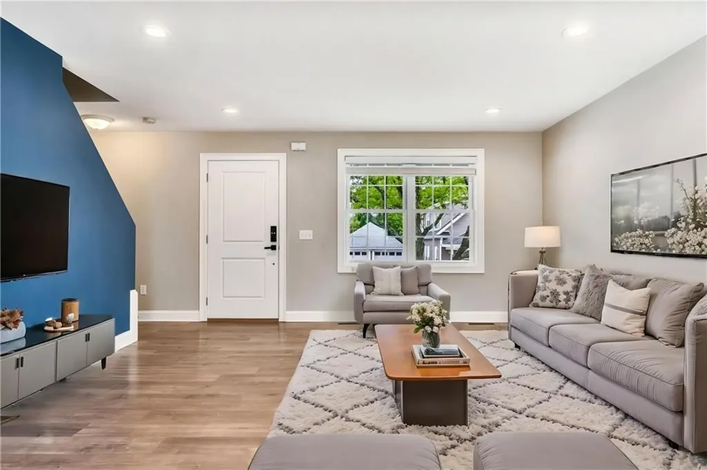 239 Mauran Avenue East Providence RI 02914