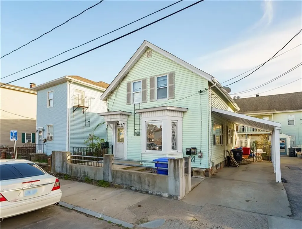 21 Lilac Street Pawtucket RI 02860
