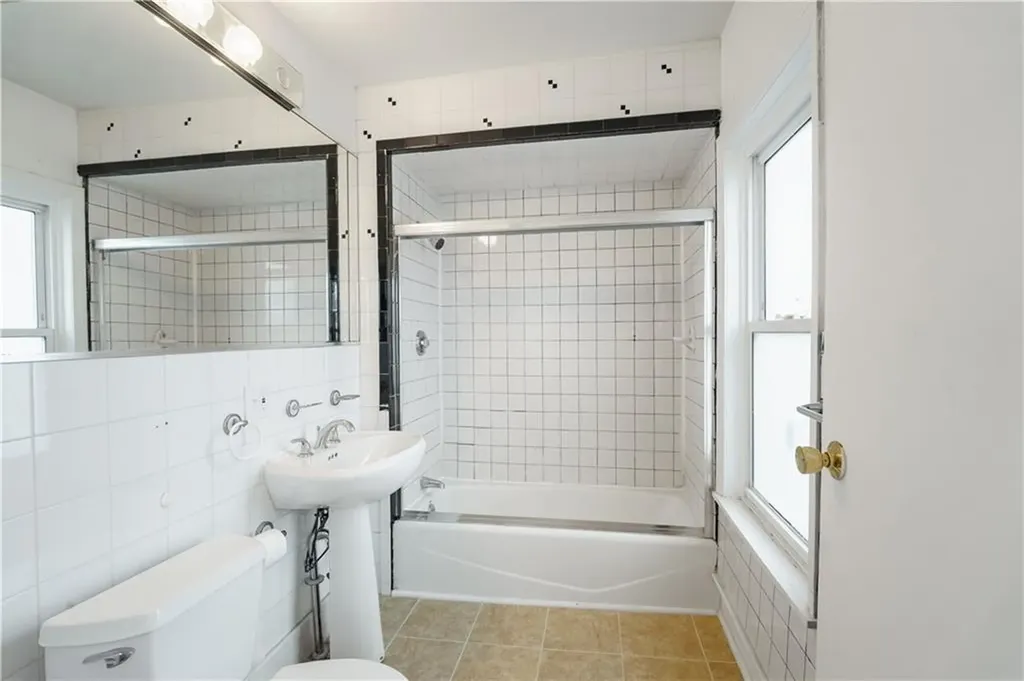 21 Lilac Street Pawtucket RI 02860