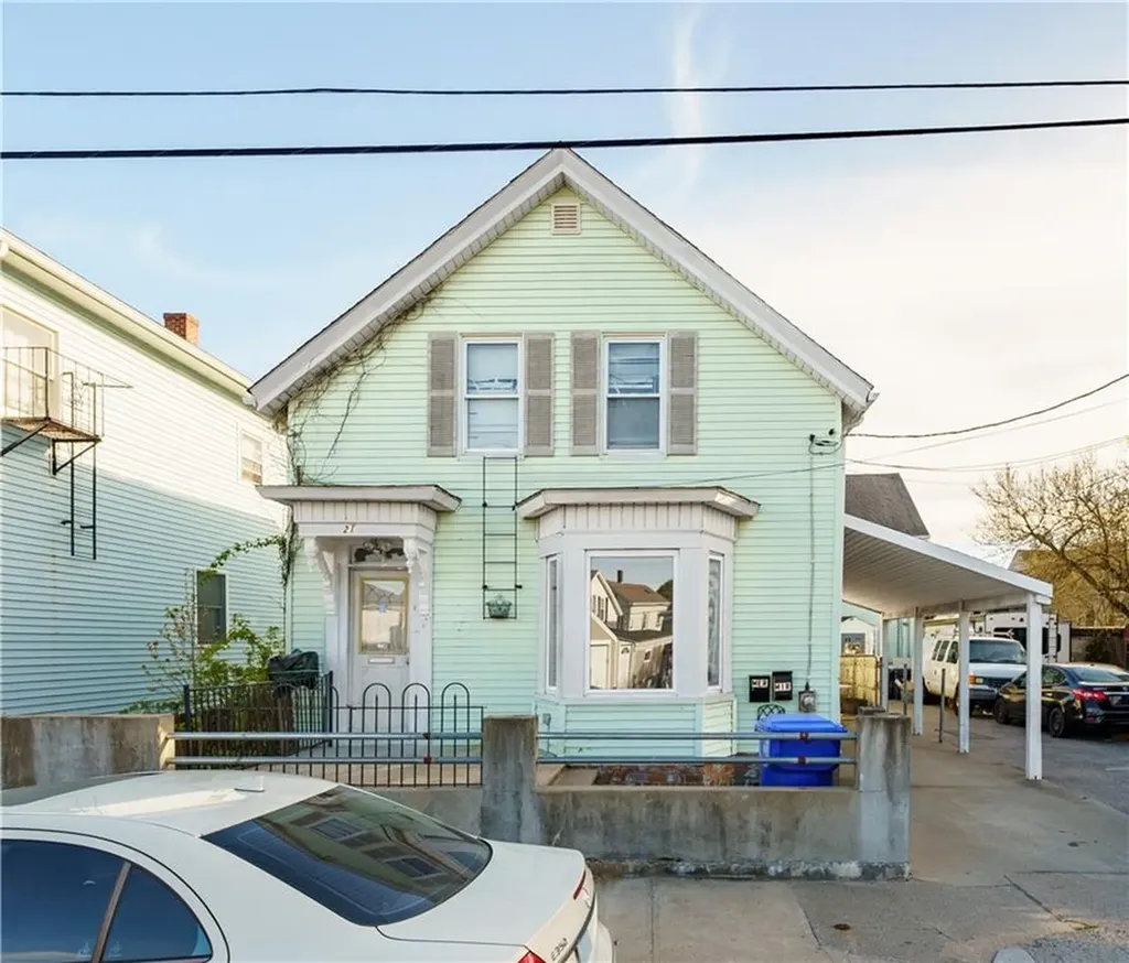 21 Lilac Street Pawtucket RI 02860