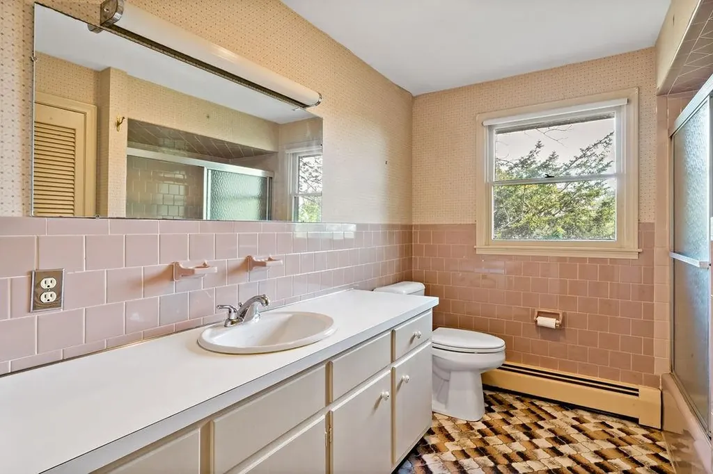 85 Sunset Avenue Providence RI 02909