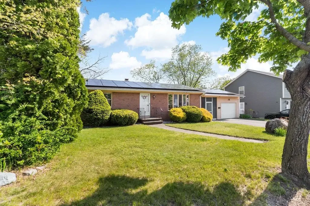85 Sunset Avenue Providence RI 02909