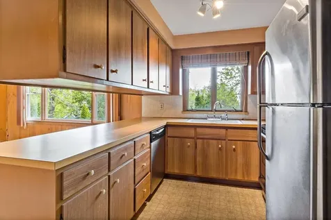 85 Sunset Avenue Providence RI 02909