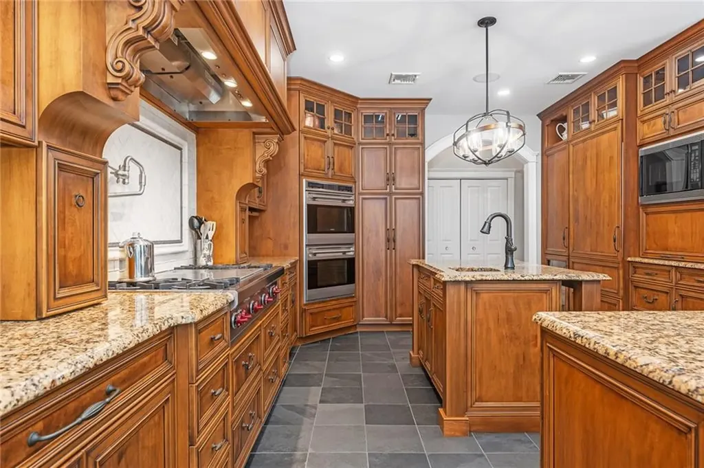 45 Briarbrooke Lane Cranston RI 02921