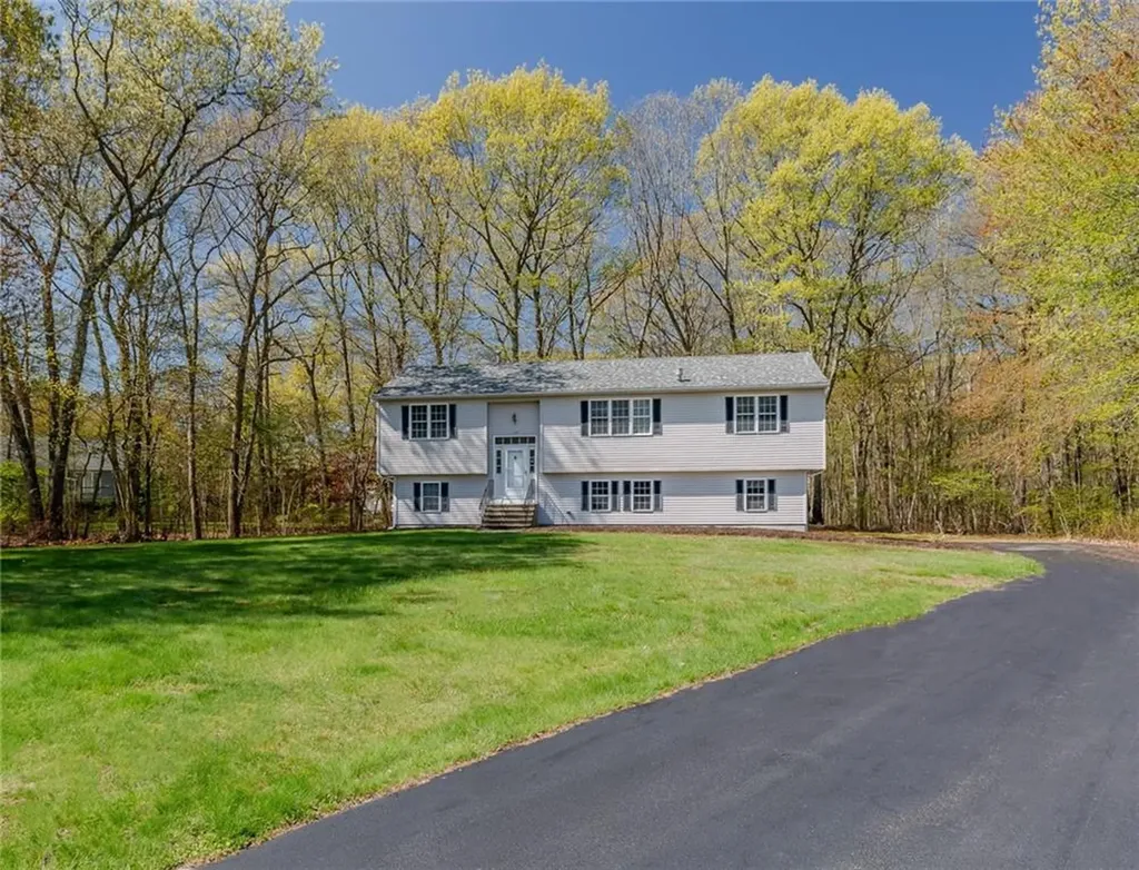 136 Hope Hill Terrace Cranston RI 02921