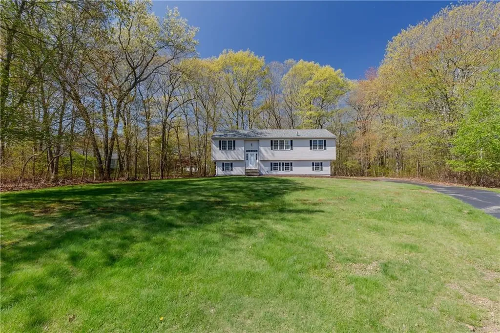 136 Hope Hill Terrace Cranston RI 02921