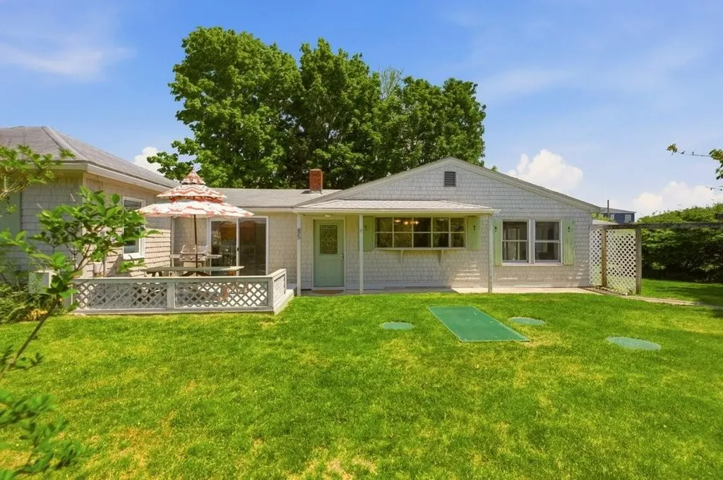 85 Highland Avenue Portsmouth RI 02871