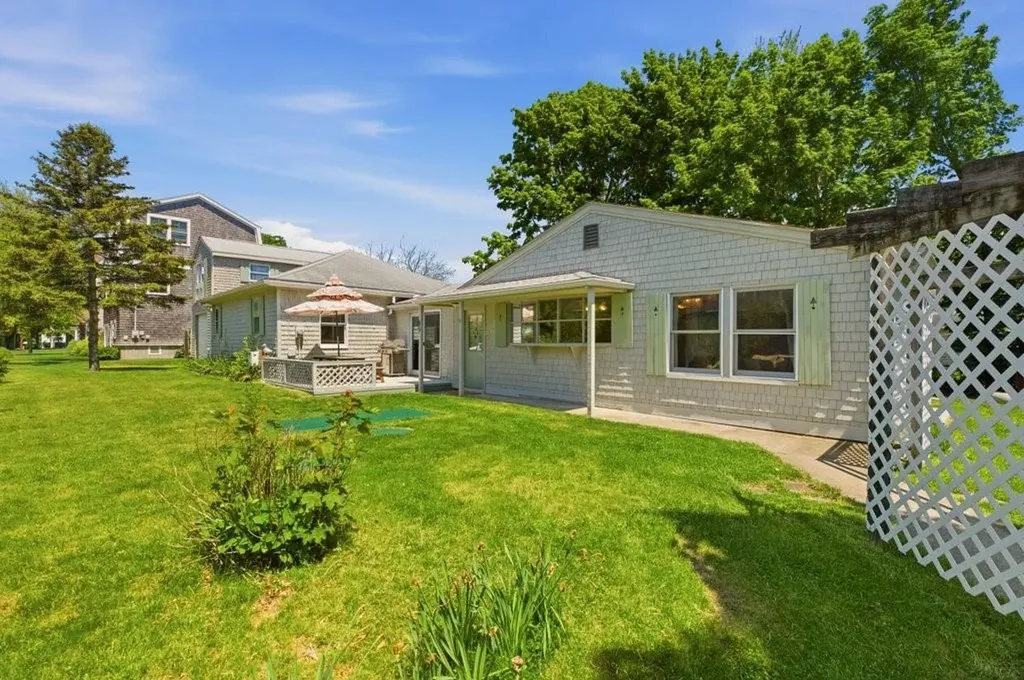85 Highland Avenue Portsmouth RI 02871