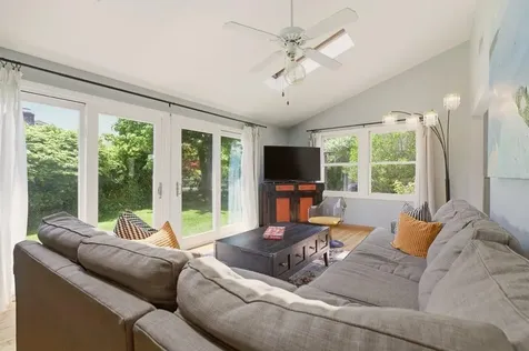 85 Highland Avenue Portsmouth RI 02871