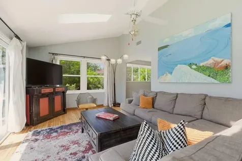 85 Highland Avenue Portsmouth RI 02871
