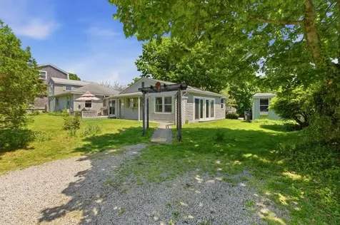 85 Highland Avenue Portsmouth RI 02871