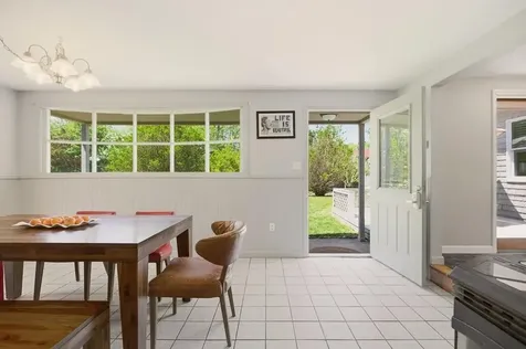 85 Highland Avenue Portsmouth RI 02871