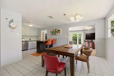 85 Highland Avenue Portsmouth RI 02871