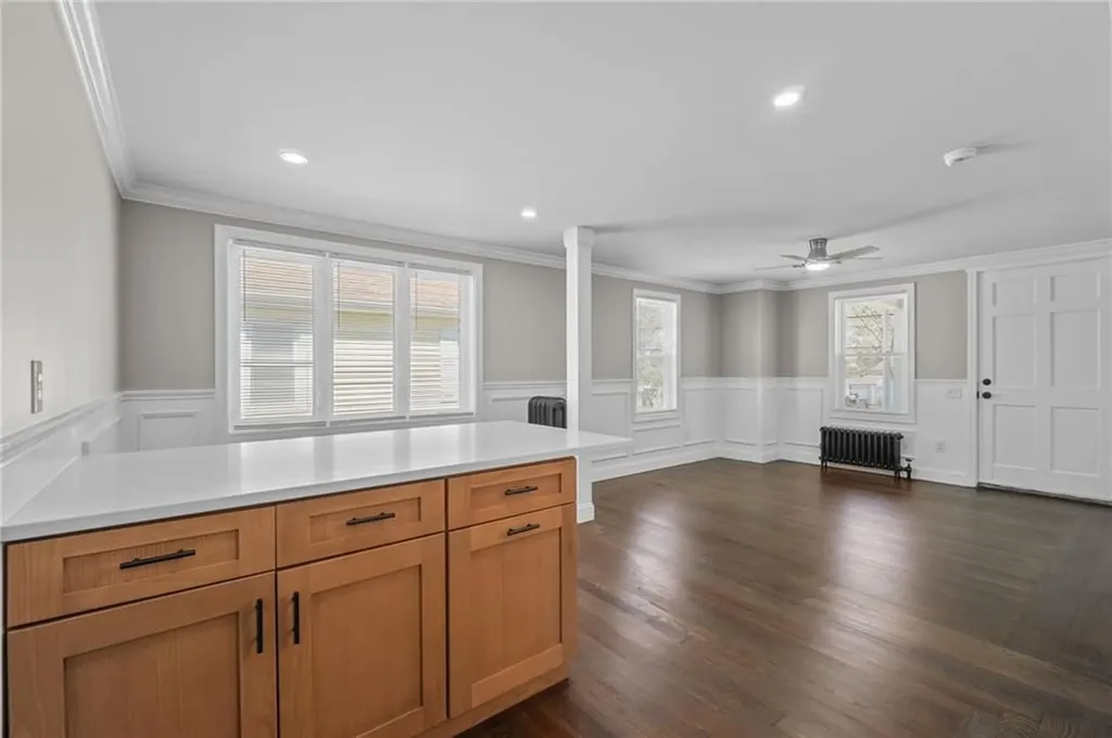 98 James Street East Providence RI 02914
