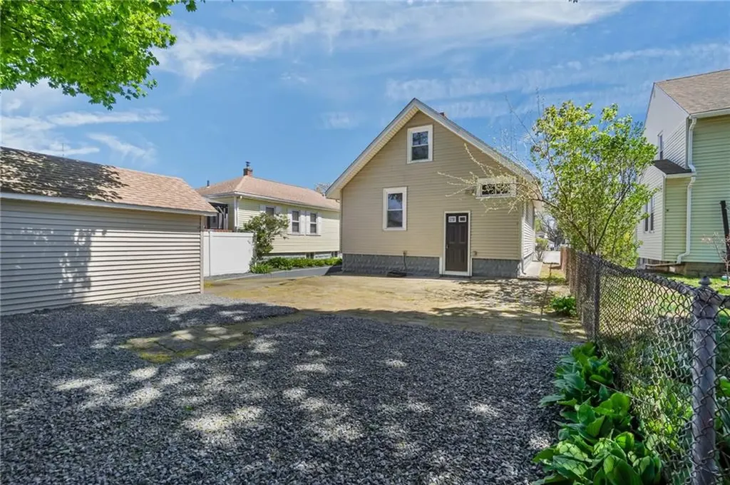 98 James Street East Providence RI 02914